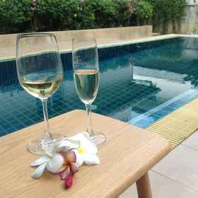 Swimming Pool1Sea Breeze Villa,หมู่บ้านเพชรกาญจนา飯店
