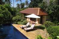 Swimming Pool Plantation Villa Maprao