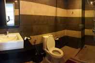 In-room Bathroom Crystal Suites Pattaya