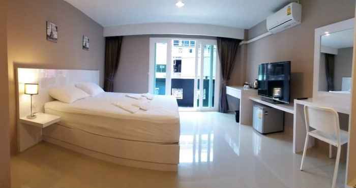 Bedroom Crystal Suites Pattaya
