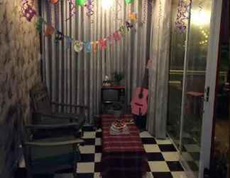 Sảnh chờ 2 Beezone Hostel