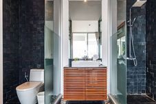 객실 내 욕실 The Quarter Penthouse by Lofty Villas