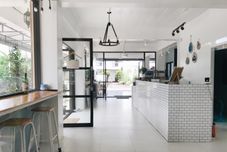 Bar, Cafe and Lounge Baan Nuk Anong