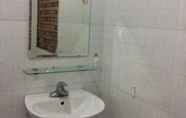 Toilet Kamar 4 Vinabooker Huynh Tan Phat