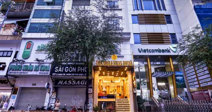 Bên ngoài The Noble Swan Hotel Saigon