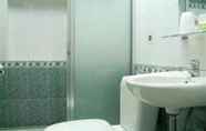 Phòng tắm bên trong 5 Khanh An Hotel