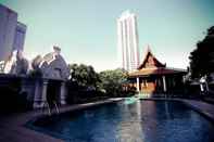 Swimming Pool Indra Regent Hotel Bangkok (SHA Plus+)