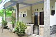 Exterior Family Surf Homestay Gerupuk