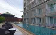 สระว่ายน้ำ 5 Retreat Resort by The Tree