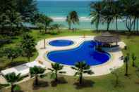 Kolam Renang Borneo Beach Villas