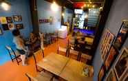Bar, Cafe and Lounge 4 Love Hostel & Cafe