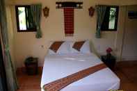 Kamar Tidur Chez Charly Bungalows & Rooms