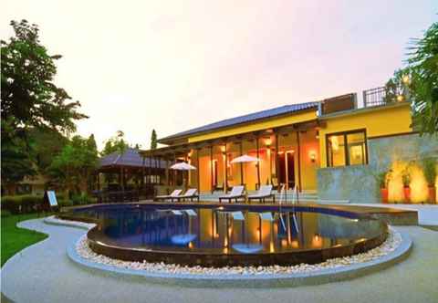 Swimming Pool Warasin Resort