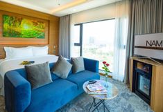 Phòng ngủ 4 Nam Hotel and Residences