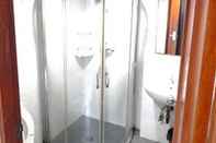 In-room Bathroom Hotel Permai