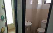 Toilet Kamar 7 Seven Hotel