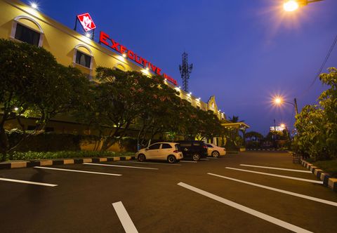 ภายนอกอาคาร BI Executive Hotel