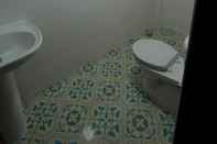 Toilet Kamar Viman Grand Guesthouse