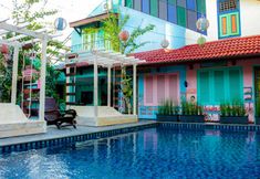 Swimming Pool 4 Omah Njonja Bed & Brasserie