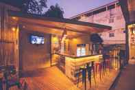 Quầy bar, cafe và phòng lounge At Hostel Samui