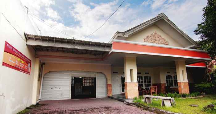 Bangunan Villa Athaya Manggung Sari