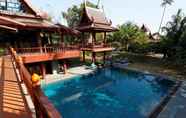 Swimming Pool 2 Emperor Villa