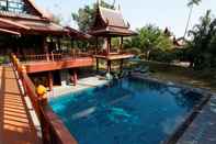Swimming Pool Emperor Villa