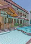 SWIMMING_POOL OYO 194 Hotel Sapta Gria