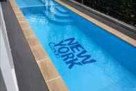 Swimming Pool New York Condo by Renvio
