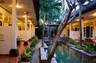 Kolam Renang Little Pond Homestay