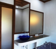 In-room Bathroom 7 The Point Villa Mae Hong Son