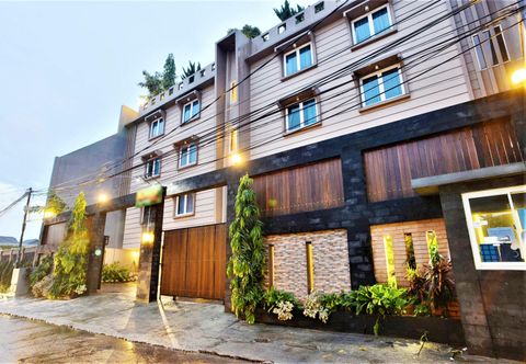 Exterior Kasira Residence