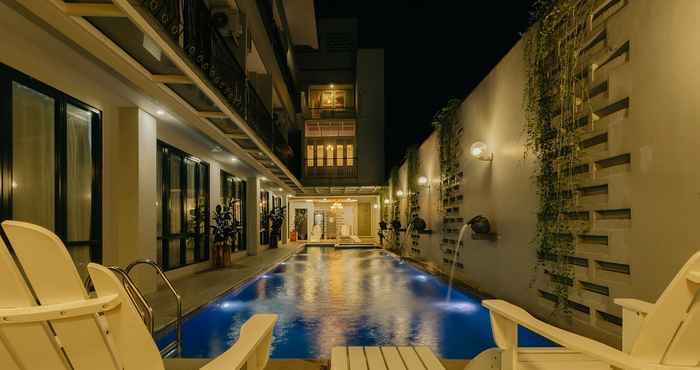 Swimming Pool Urbanest Inn House TB Simatupang