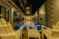 Swimming Pool Urbanest Inn House TB Simatupang