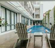 Swimming Pool 2 Urbanest Inn House TB Simatupang