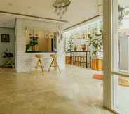 Lobby 6 Urbanest Inn House TB Simatupang