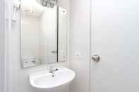 Toilet Kamar 19 Avenue Apartement by Homtel	