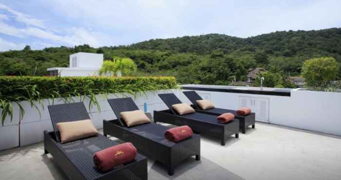 Swimming Pool By The lake Villas