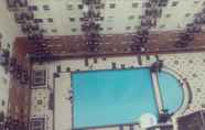 Swimming Pool 2 Luxury Family Room At Apartment Gateway Pesanggrahan