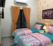 Kamar Tidur 3 Nariska Suite Homestay Lampung