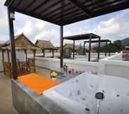 Swimming Pool 4 Duangjai Residence 
