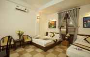 Bedroom 7 Camry Hotel