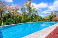 Swimming Pool Sekar Arum Riverside Resort in Canggu