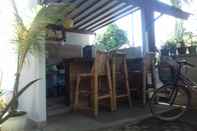 สระว่ายน้ำ Mangga Homestay