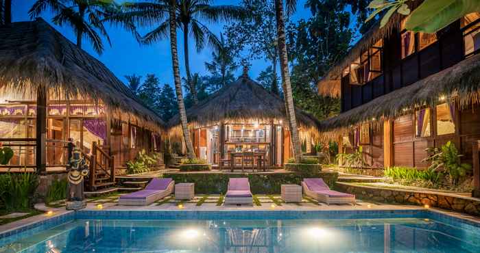 Swimming Pool Villa Bali Village