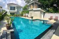 สระว่ายน้ำ Jai House Phuket