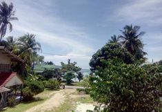 Nearby View and Attractions 5 Lipstick Cabana Beachfront Resort