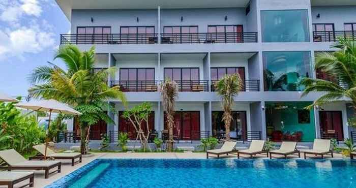 Swimming Pool Baan Phu Chalong