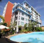 Kolam Renang 4 The Bell Condo - B310