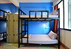 ห้องนอน 5 LAF Cafe & Hostel Pratunam